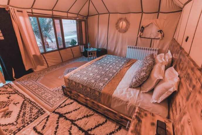 Imagen de la habitación del Hotel Caravanserai Luxury Desert Camps. Foto 17