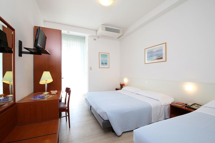 Imagen de la habitación del Hotel Caravel, Fano. Foto 8