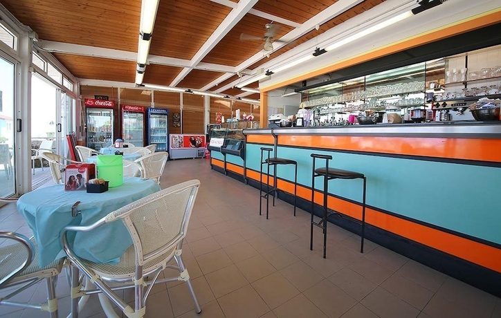 Imagen del bar/restaurante del Hotel Caravel, Fano. Foto 7
