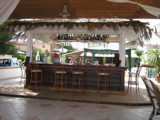 Imagen del bar/restaurante del Hotel Caravel Pool Marilenna. Foto 4
