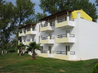 Imagen general del Hotel Caravel Pool Marilenna. Foto 2