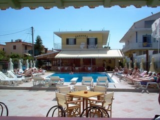 Imagen de la piscina del Hotel Caravel Pool Marilenna. Foto 8
