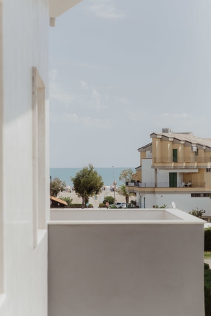 Imagen de los exteriores del Hotel Caravel, Vasto. Foto 14