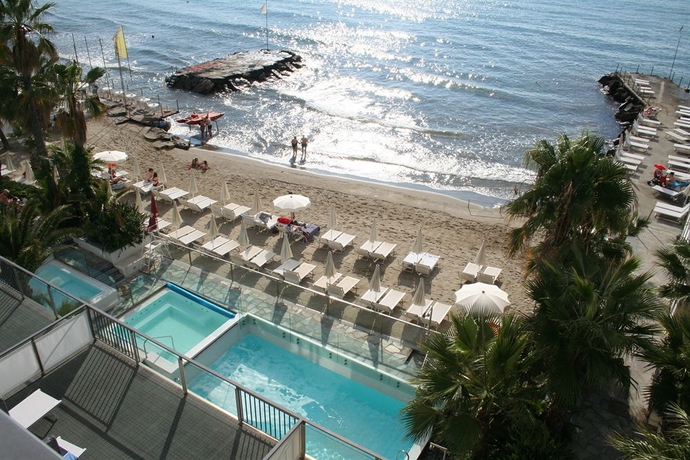 Imagen de los exteriores del Hotel Caravelle, Diano Marina. Foto 11