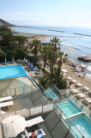 Imagen de la piscina del Hotel Caravelle, Diano Marina. Foto 14