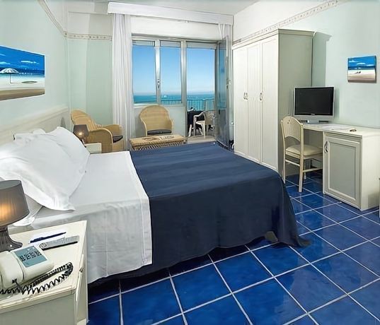 Imagen de la habitación del Hotel Caravelle. Foto 5