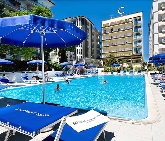 Imagen de la piscina del Hotel Caravelle. Foto 17