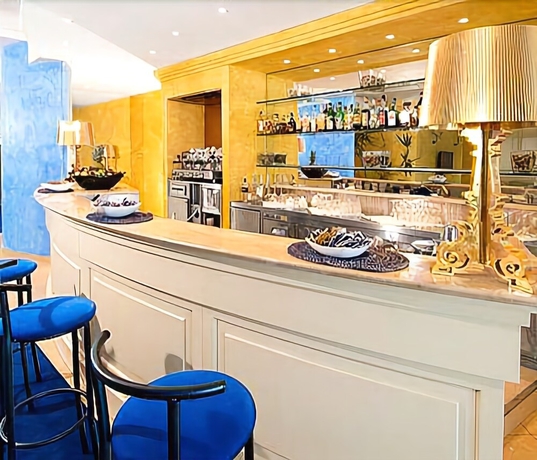Imagen del bar/restaurante del Hotel Caravelle. Foto 3