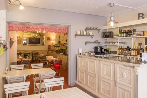 Imagen del bar/restaurante del Hotel Caravelle. Foto 4