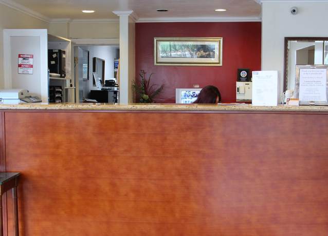 Imagen de los interiores del Hotel Caravelle Inn Extended Stay. Foto 11