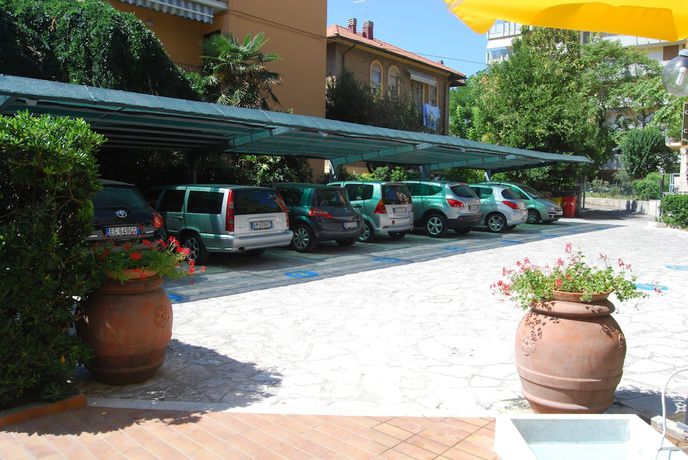 Imagen general del Hotel Caravelle Pesaro. Foto 1