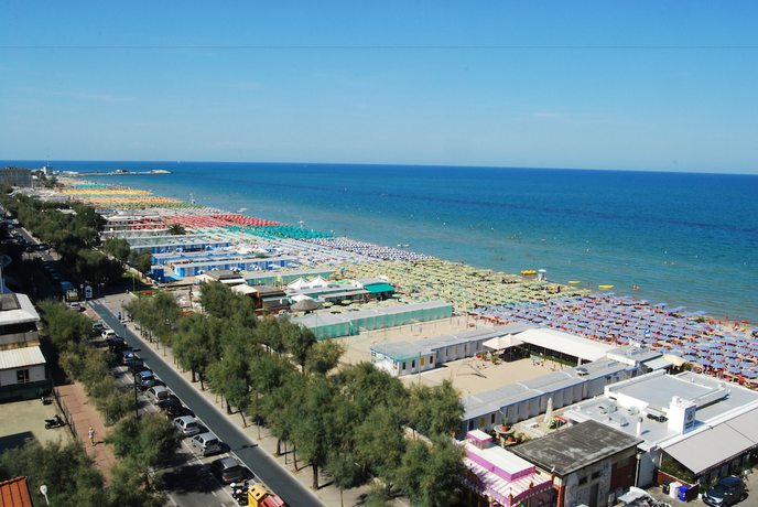 Imagen de los exteriores del Hotel Caravelle Pesaro. Foto 9