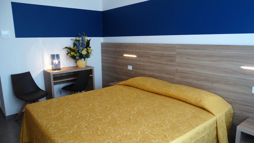 Imagen de la habitación del Hotel Caravelle Pesaro. Foto 5