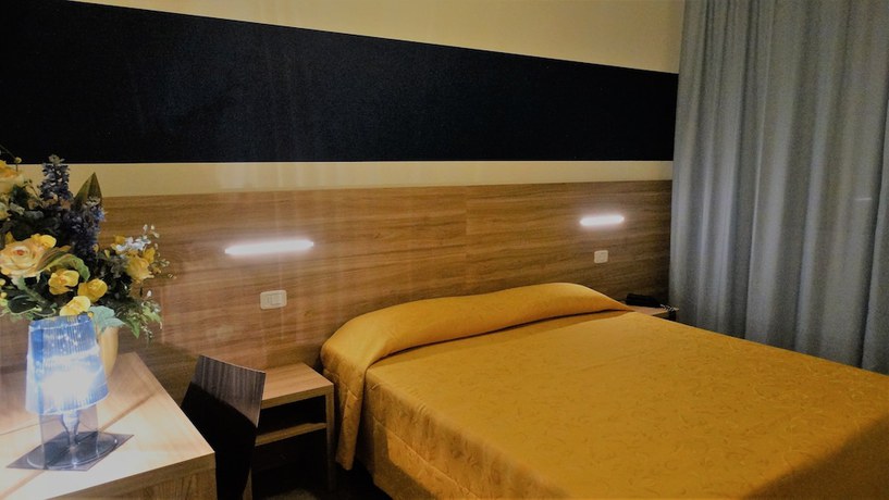 Imagen de la habitación del Hotel Caravelle Pesaro. Foto 7