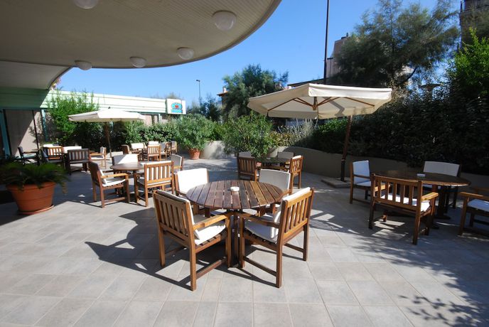 Imagen de los exteriores del Hotel Caravelle Pesaro. Foto 11