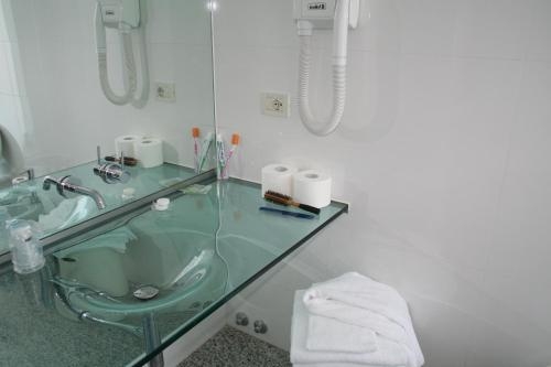 Imagen de la habitación del Hotel Caravelle Thalasso & Wellness. Foto 8