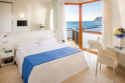 Imagen de la habitación del Hotel Caravelle Thalasso & Wellness. Foto 9
