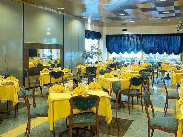 Imagen del bar/restaurante del Hotel Caravelle and Minicaravelle. Foto 3