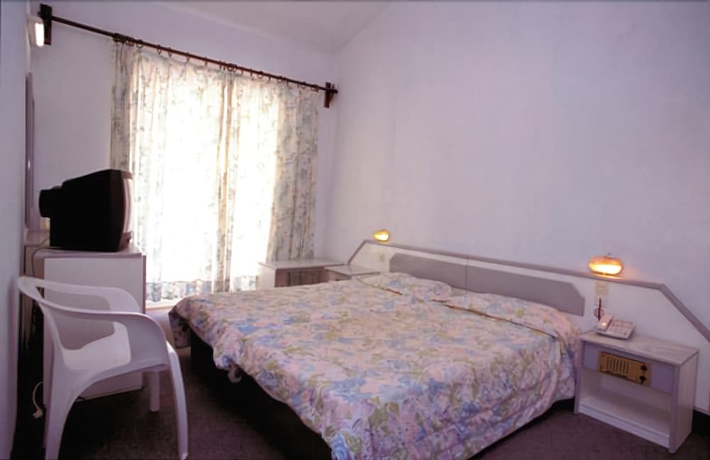 Imagen de la habitación del Hotel Caravos. Foto 12