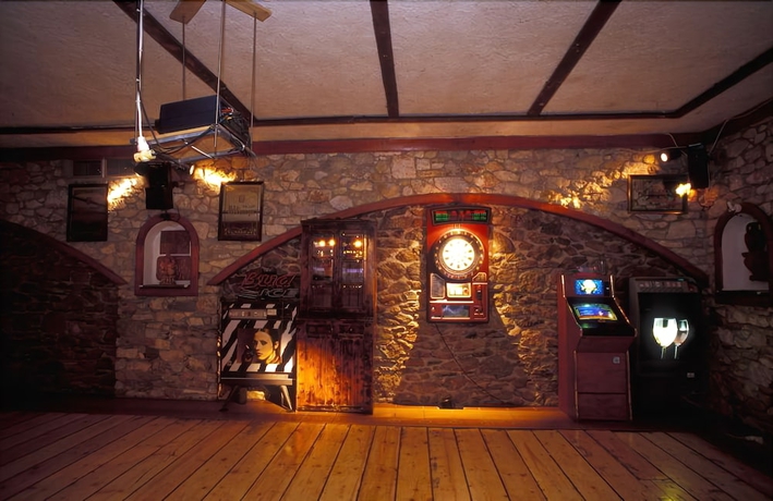 Imagen del bar/restaurante del Hotel Caravos. Foto 6