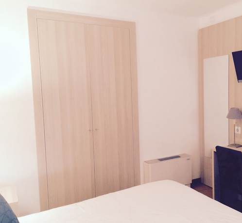 Imagen de la habitación del Hotel Carbonell. Foto 5