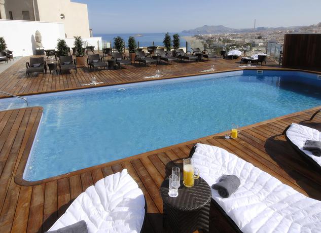 Imagen de la piscina del Hotel Carboneras Cabo De Gata. Foto 10
