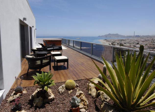 Imagen de los exteriores del Hotel Carboneras Cabo De Gata. Foto 7