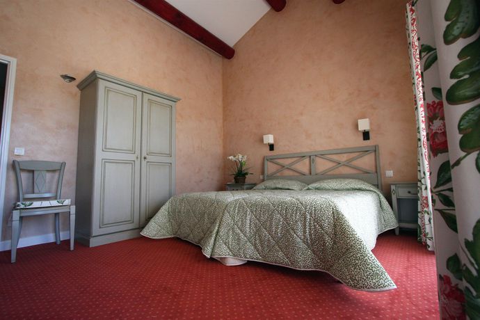 Imagen de los exteriores del Hotel Carcarille - Restaurant Le C. Foto 14