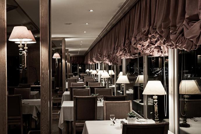 Imagen del bar/restaurante del Hotel Carcavelos Beach. Foto 3