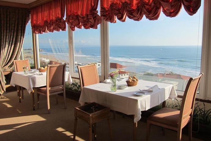 Imagen del bar/restaurante del Hotel Carcavelos Beach. Foto 5