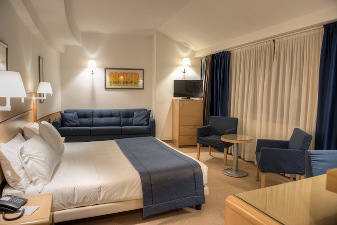 Imagen de la habitación del Hotel Cardano Malpensa. Foto 9