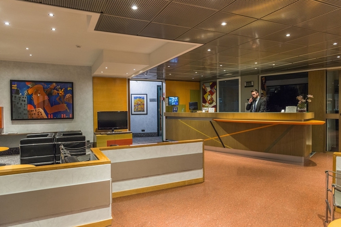 Imagen del bar/restaurante del Hotel Cardano Malpensa. Foto 3