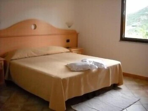 Imagen de la habitación del Hotel Cardedu. Foto 5