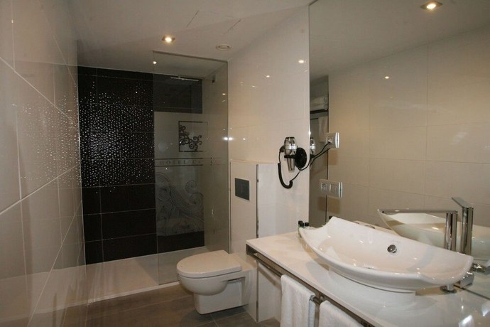 Imagen de la habitación del Hotel Cardenal. Foto 5