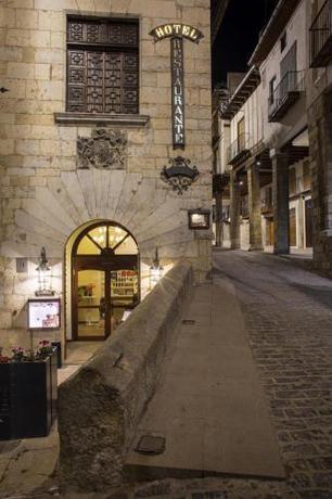 Imagen de los exteriores del Hotel Cardenal Ram. Foto 6