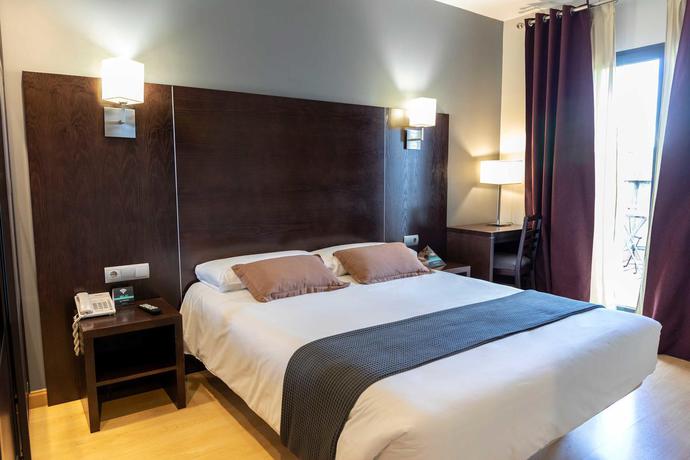 Imagen de la habitación del Hotel Carde&ntilde;a by gaiarooms. Foto 3