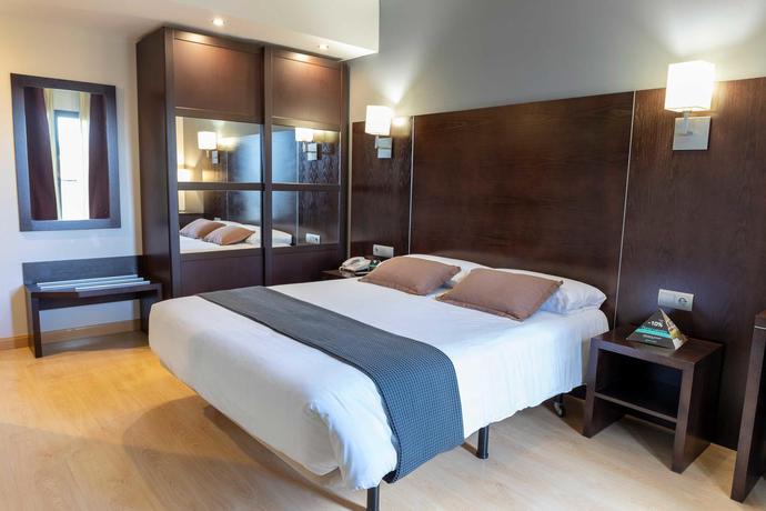 Imagen de la habitación del Hotel Carde&ntilde;a by gaiarooms. Foto 6