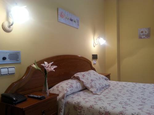 Imagen de la habitación del Hotel Cardeo. Foto 10