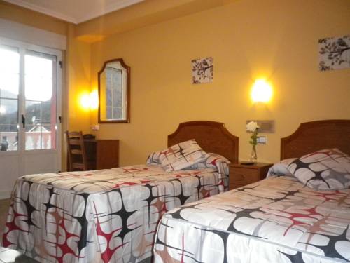 Imagen de la habitación del Hotel Cardeo. Foto 11