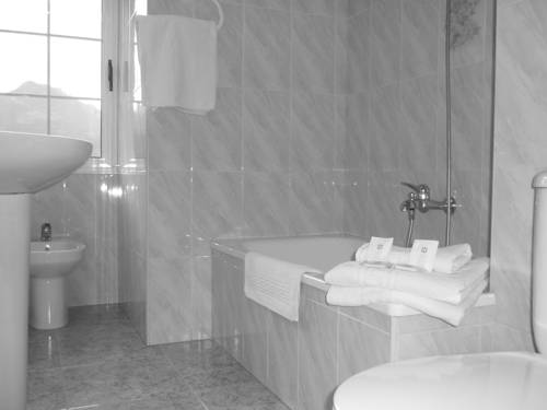 Imagen de la habitación del Hotel Cardeo. Foto 13