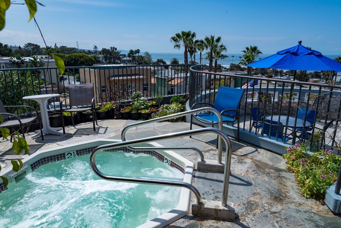 Imagen de la piscina del Hotel Cardiff By The Sea Lodge. Foto 19