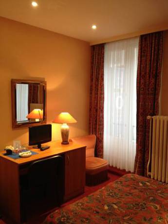 Imagen de la habitación del Hotel Cardiff. Foto 6