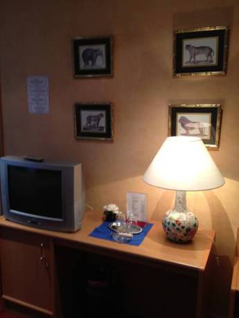 Imagen de la habitación del Hotel Cardiff. Foto 7