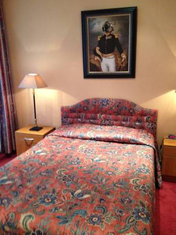 Imagen de la habitación del Hotel Cardiff. Foto 9