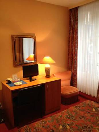 Imagen de la habitación del Hotel Cardiff. Foto 11