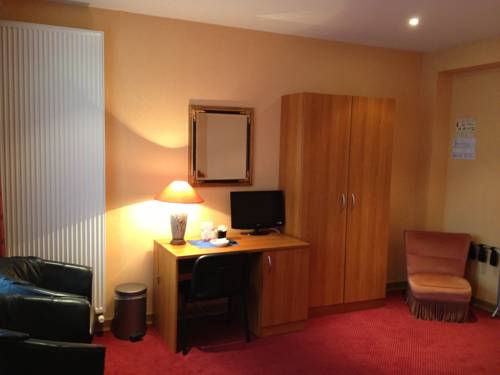 Imagen de la habitación del Hotel Cardiff. Foto 16