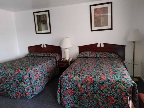 Imagen de la habitación del Hotel Cardinal Inn. Foto 10