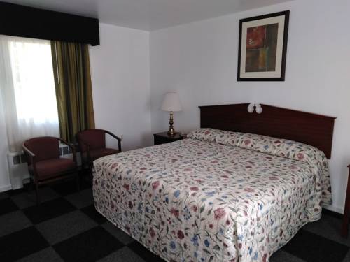 Imagen de la habitación del Hotel Cardinal Inn. Foto 12