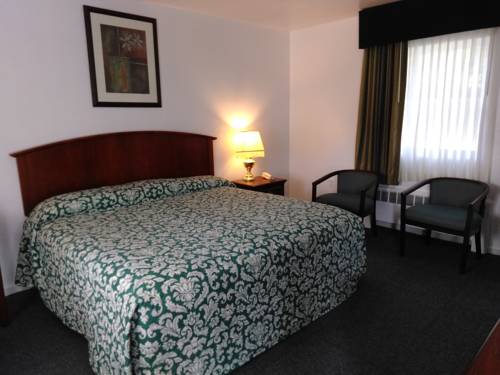 Imagen de la habitación del Hotel Cardinal Inn. Foto 14