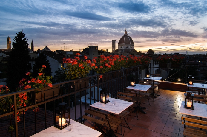 Imagen de los exteriores del Hotel Cardinal Of Florence. Foto 12